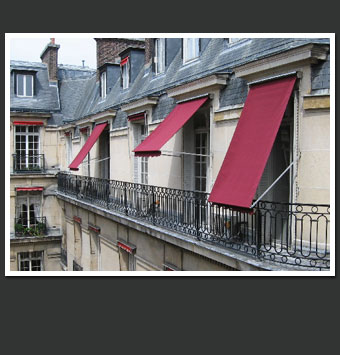 Store &agrave; projection avec auvent